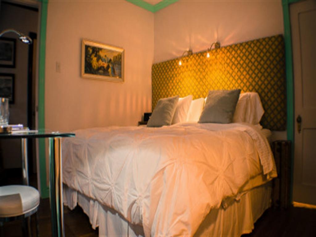 Gite Aux Goglus Saint-Jean-des Piles Habitación foto